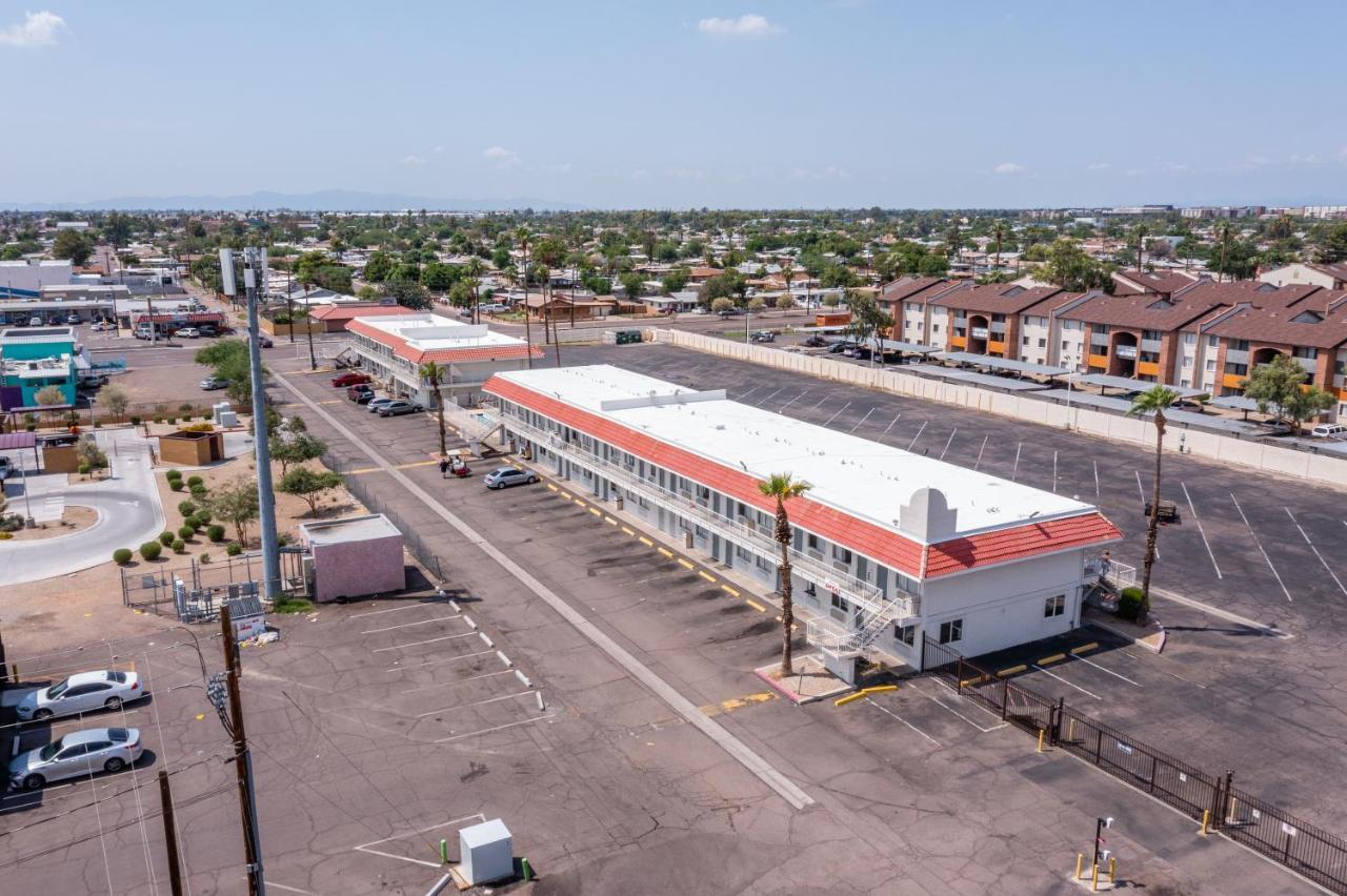 Super 8 By Wyndham West Phoenix
